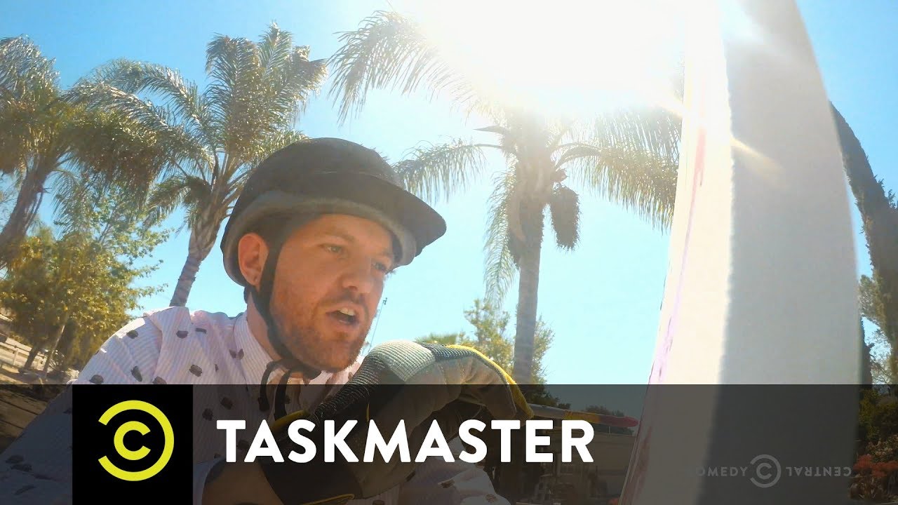Taskmaster - Paint A Horse While Riding A Horse